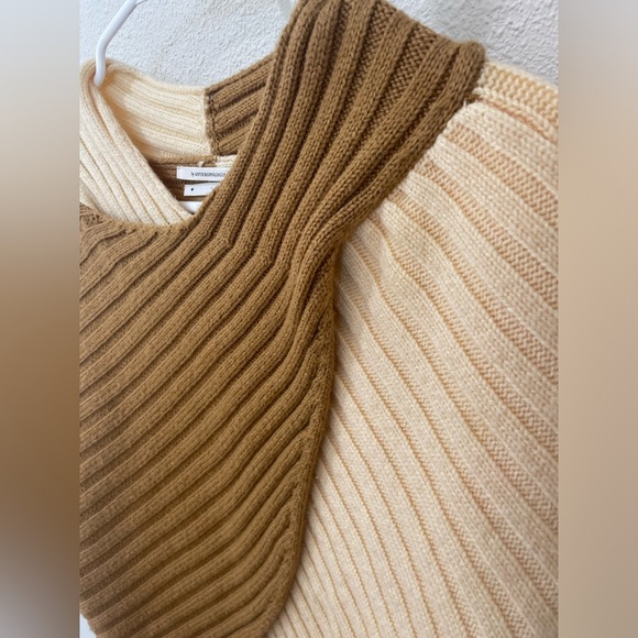 By Anthropologie Brown and Cream V-Neck Wrap Sweater with Ribbed Texture Size M - Picture 7 of 11